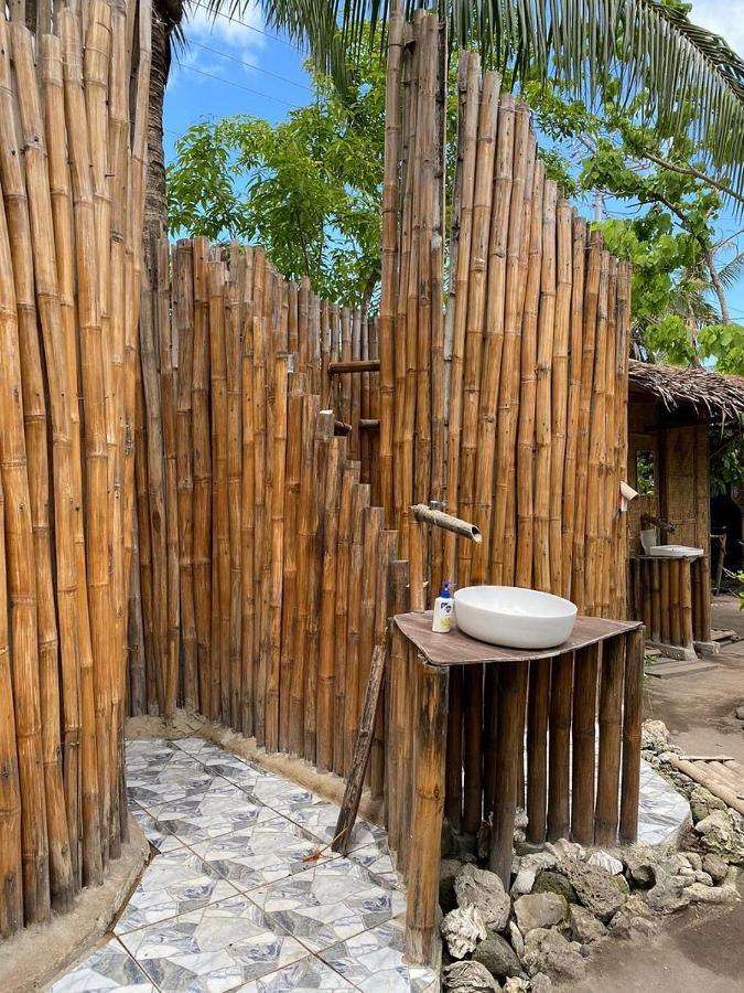 Georgia'S Neverland Hostel Pulau Malapascua Bagian luar foto