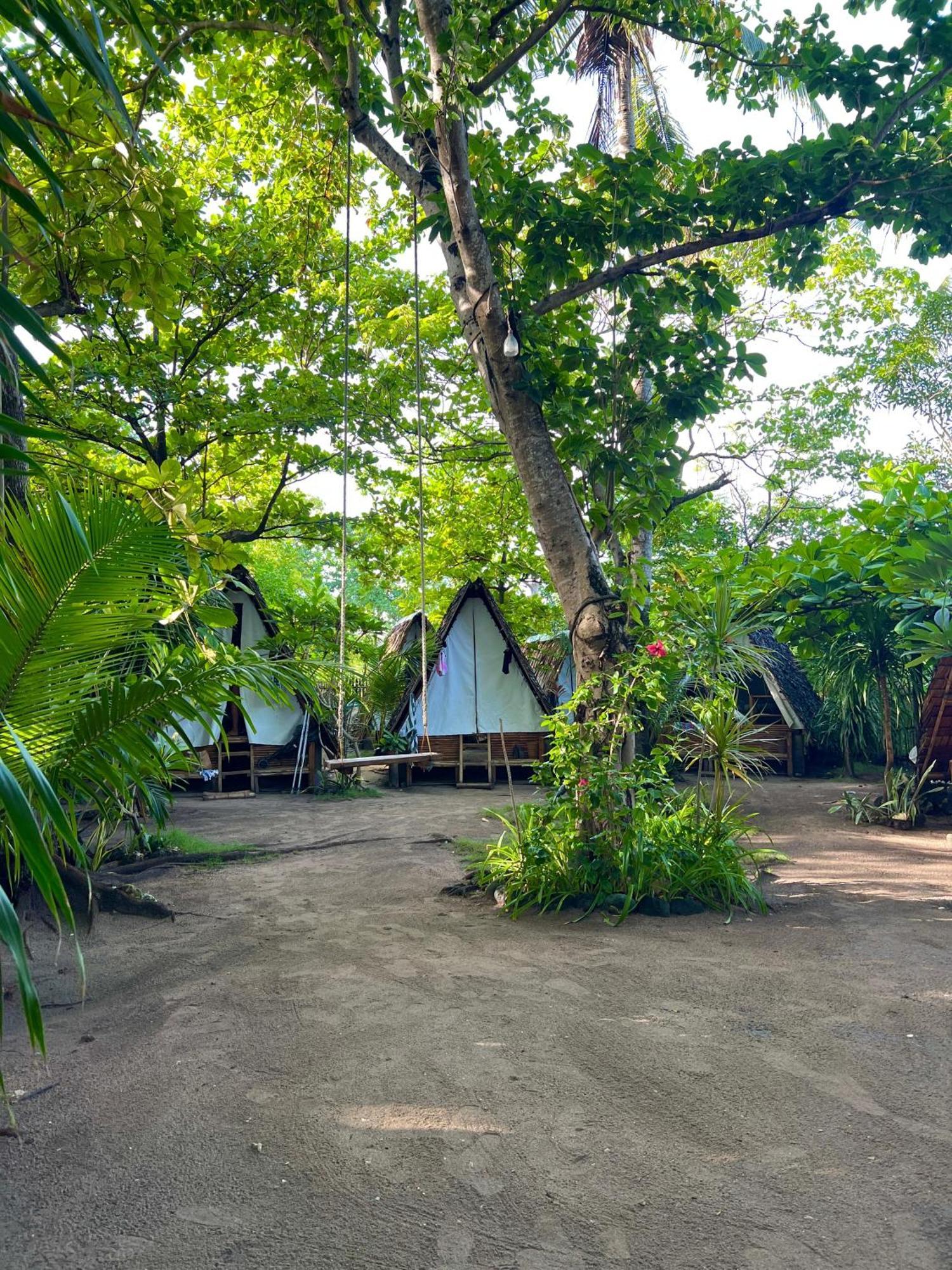 Georgia'S Neverland Hostel Pulau Malapascua Bagian luar foto