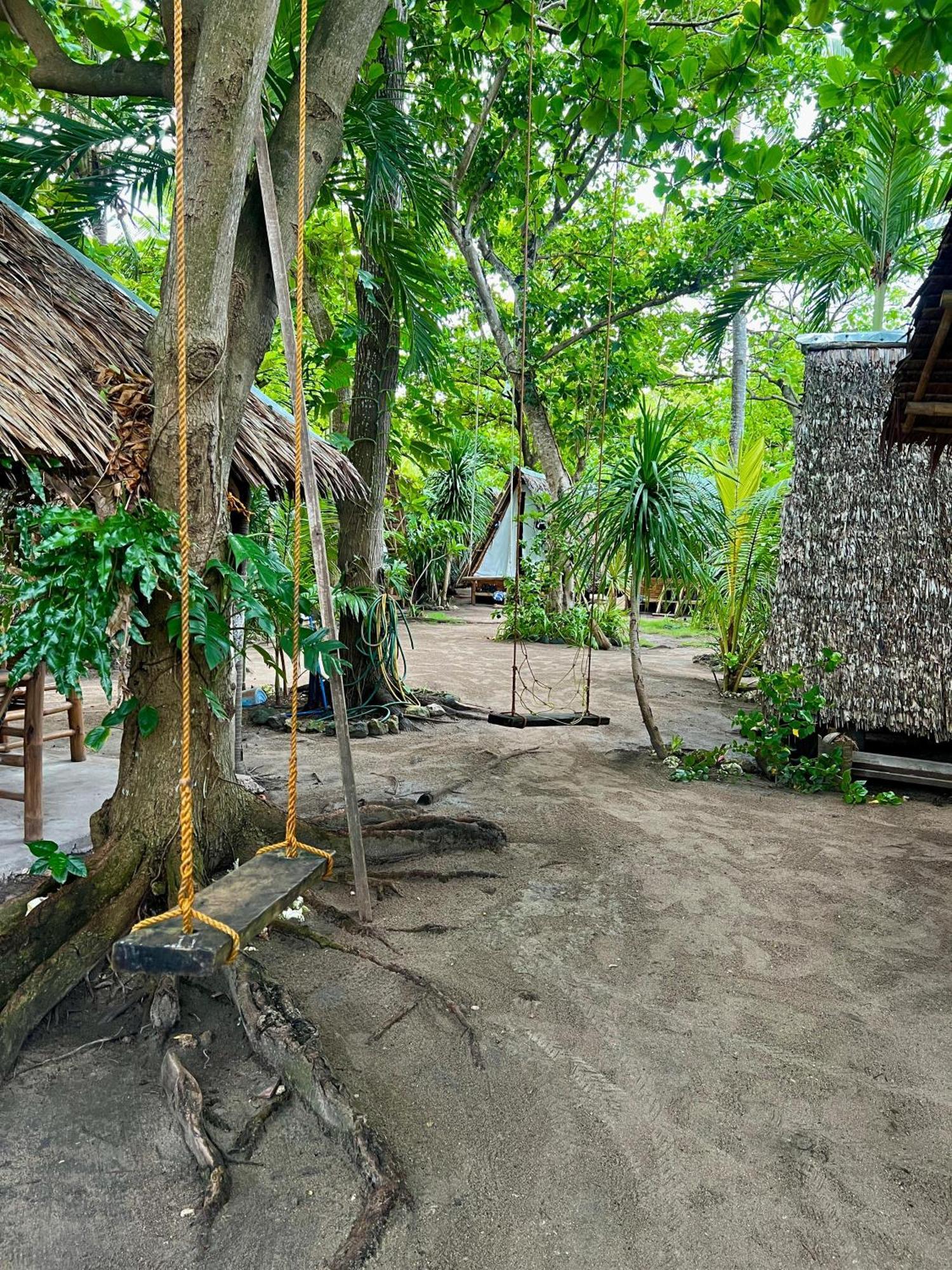 Georgia'S Neverland Hostel Pulau Malapascua Bagian luar foto